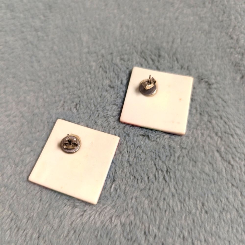 Vintage 80's Mosaic Pastel Mother of Pearl Square Pierced Earrings - Picture 6 of 8